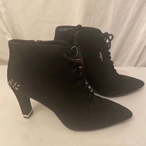 Aerosoles black suede ankle booties 7.5 NWT